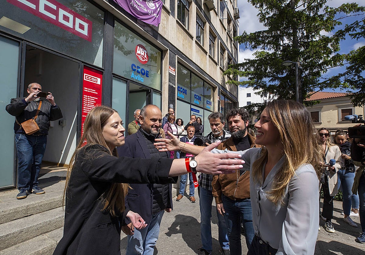 La ministra de Igualdad y secretaria de Acción de Gobierno de Podemos, Irene Montero, visitó Ávila y apoyó la candidatura de Izquierda Unida - Podemos a la alcaldía de Ávila, encabezada por Jimena Manteca Pérez y Víctor Manuel García Muñoz