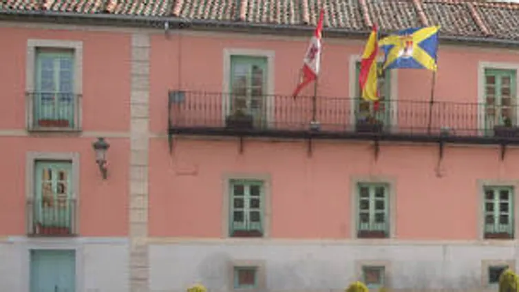 Admitida a trámite una denuncia judicial por posible prevaricación en el Ayuntamiento del Real Sitio (Segovia)