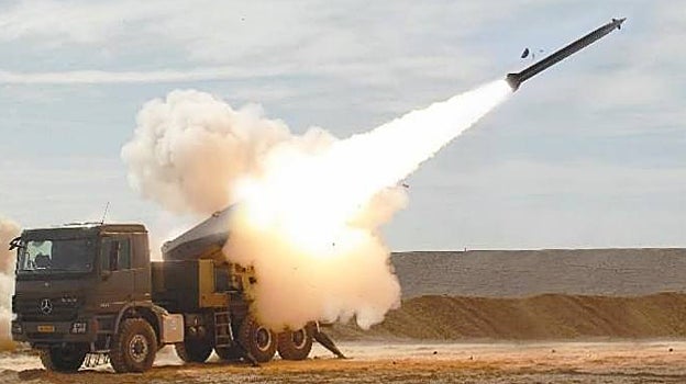 Sistema lanzacohetes PULS, de la empresa israelí Elbit, en el que se basará la solución española