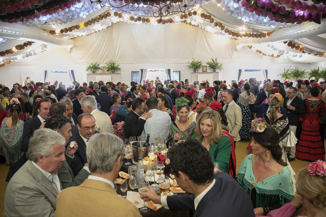 Feria de Córdoba 2023 | El bullicio en las casetas del sábado, en imágenes