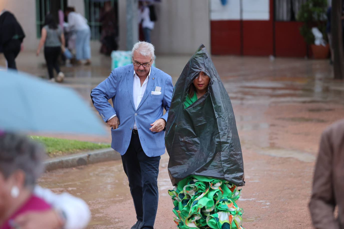 La Feria de Córdoba bajo la lluvia en imágenes