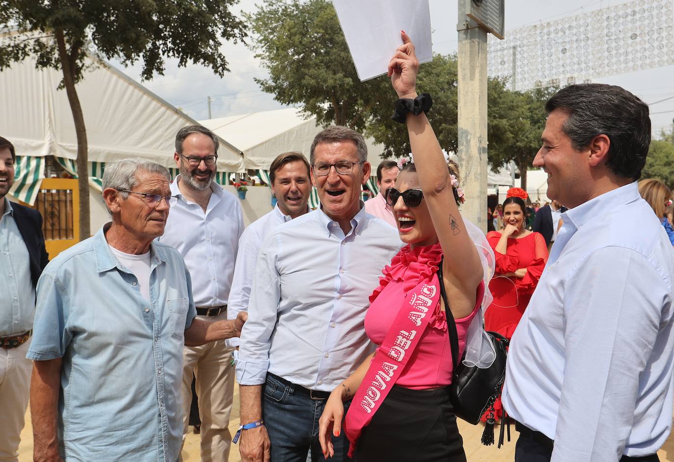 El concurrido paseo de Feijóo por la Feria de Córdoba, en imágenes