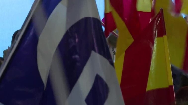 La fuerza del cambio impulsa a Núñez en una primera semana de campaña entre paellas