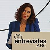 Ayuso irrumpe en el caso Vinicius y da su opinión sobre los gritos racistas en Mestalla: «Nos tenemos que ocupar de esto»