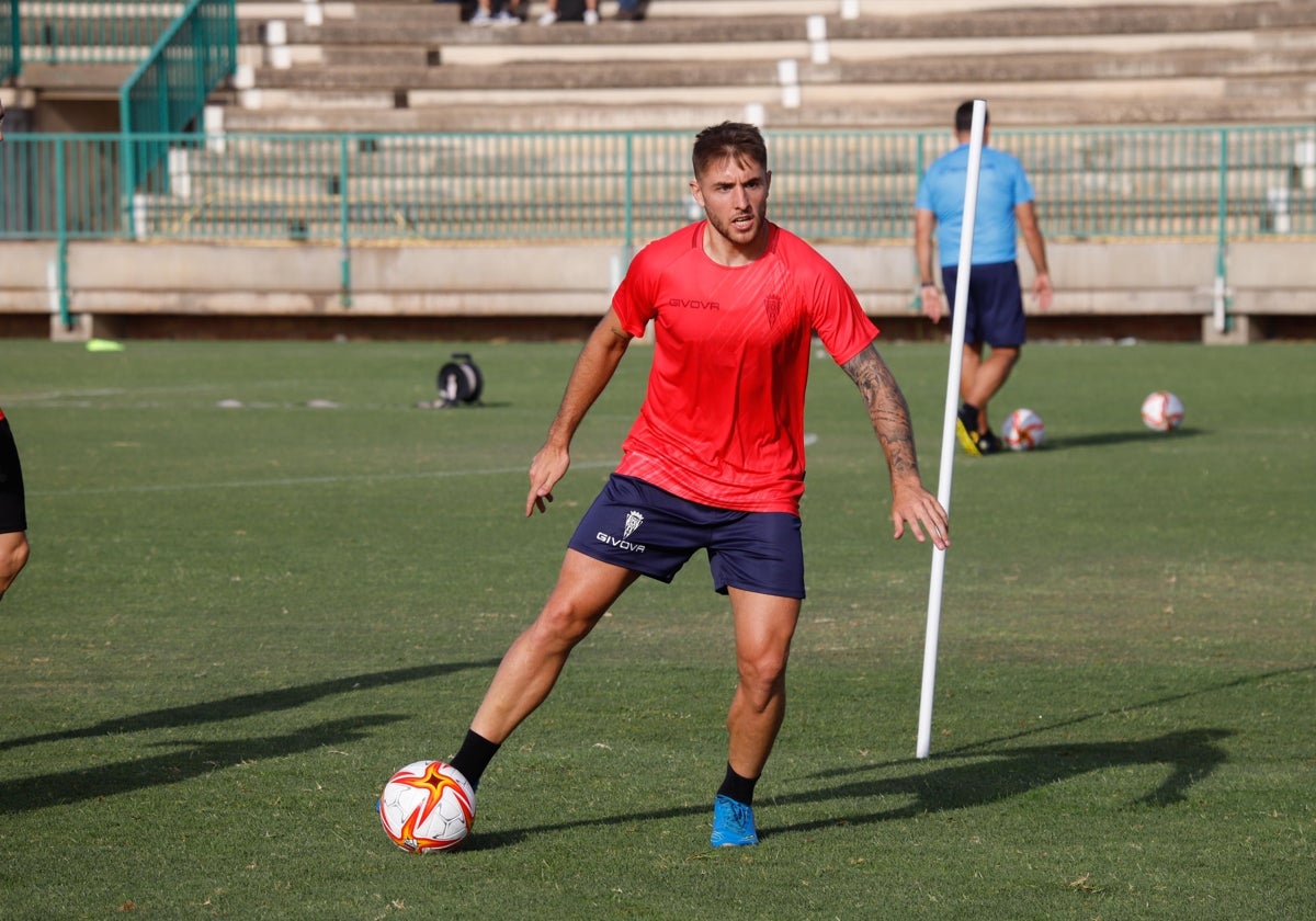 Antonio Casas durante un entrenamiento con el Córdoba CF