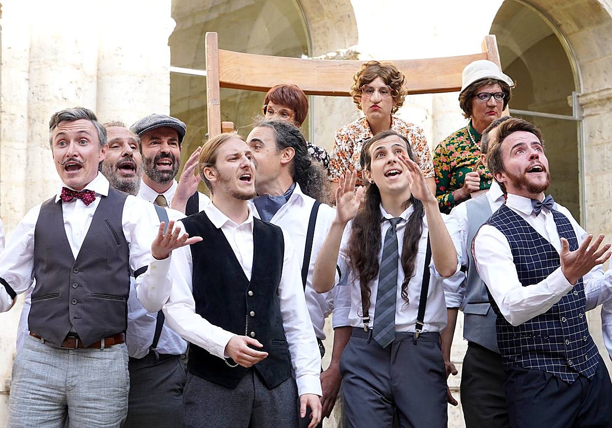 Actuación de la compañía Anna Confetti en el Festival Internacional de Teatro y Artes de Calle de Valladolid