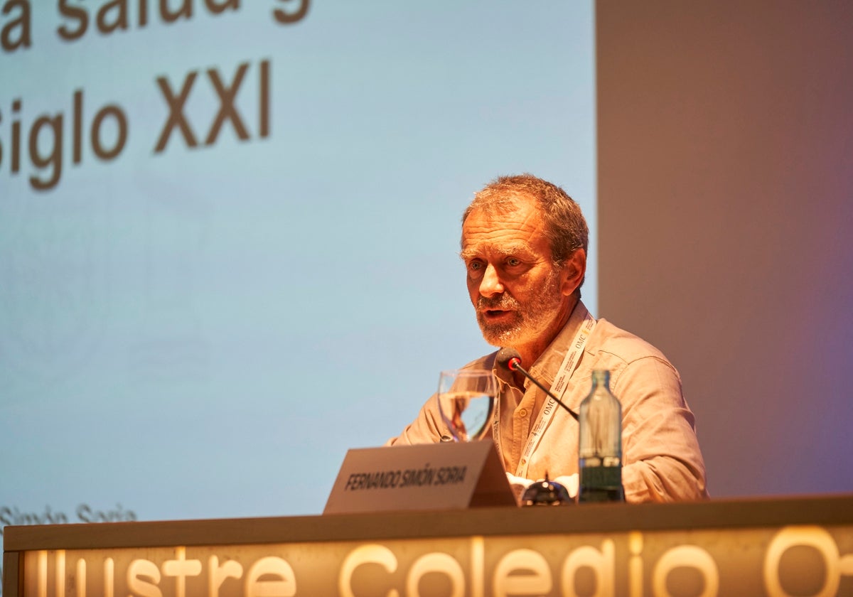 Imagen de Fernando Simón durante su intervención en el IV Congreso de Cooperación Internacional de la OMC en Valencia