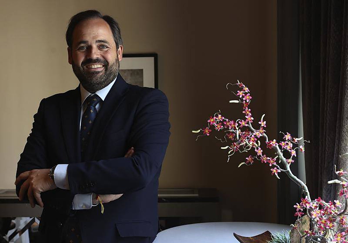 Paco Núñez, licenciado en Ciencias Políticas por la Complutense, ha vivido una carrera meteórica dentro del PP