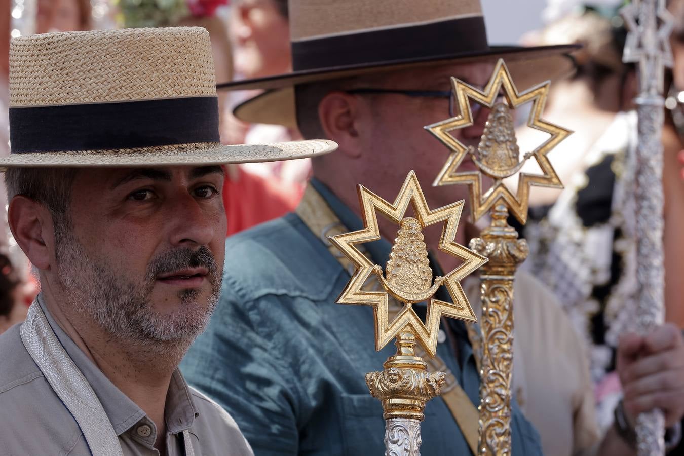 Ambiente del paso de algunas hermandades del Rocío por Villamanrique de la Condesa