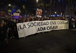 La «sociedad civil» no clamó contra Ada Colau