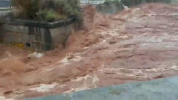 237 litros por metro cuadrado en pocas horas dejan graves inundaciones en Benicasim