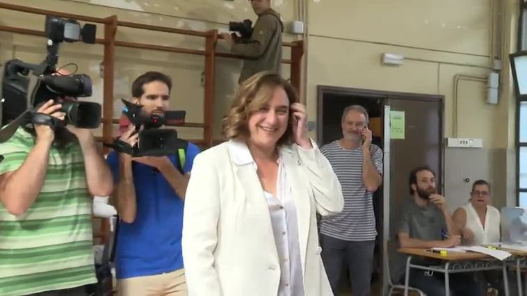 Colau asegura que el voto será "decisivo" en unas elecciones "tan disputadas" como estas