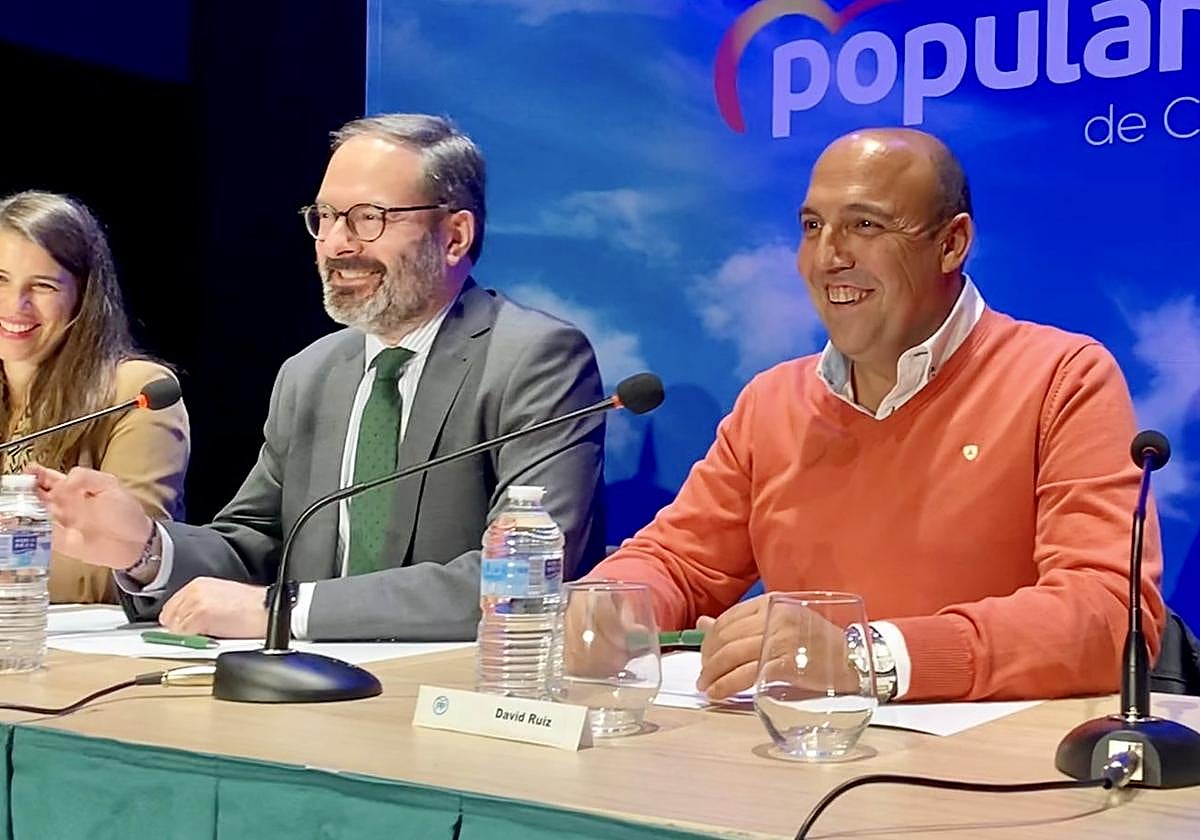 David Ruiz, a la derecha, será nuevo alcalde de Rute por el PP
