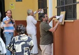 Elecciones municipales Córdoba 2023 | El presidente de una mesa se desmaya y al de otra se lo lleva una ambulancia