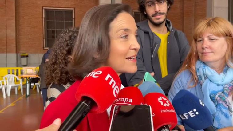 Reyes Maroto y Lobato votan y animan a la participación en busca de la "sorpresa"