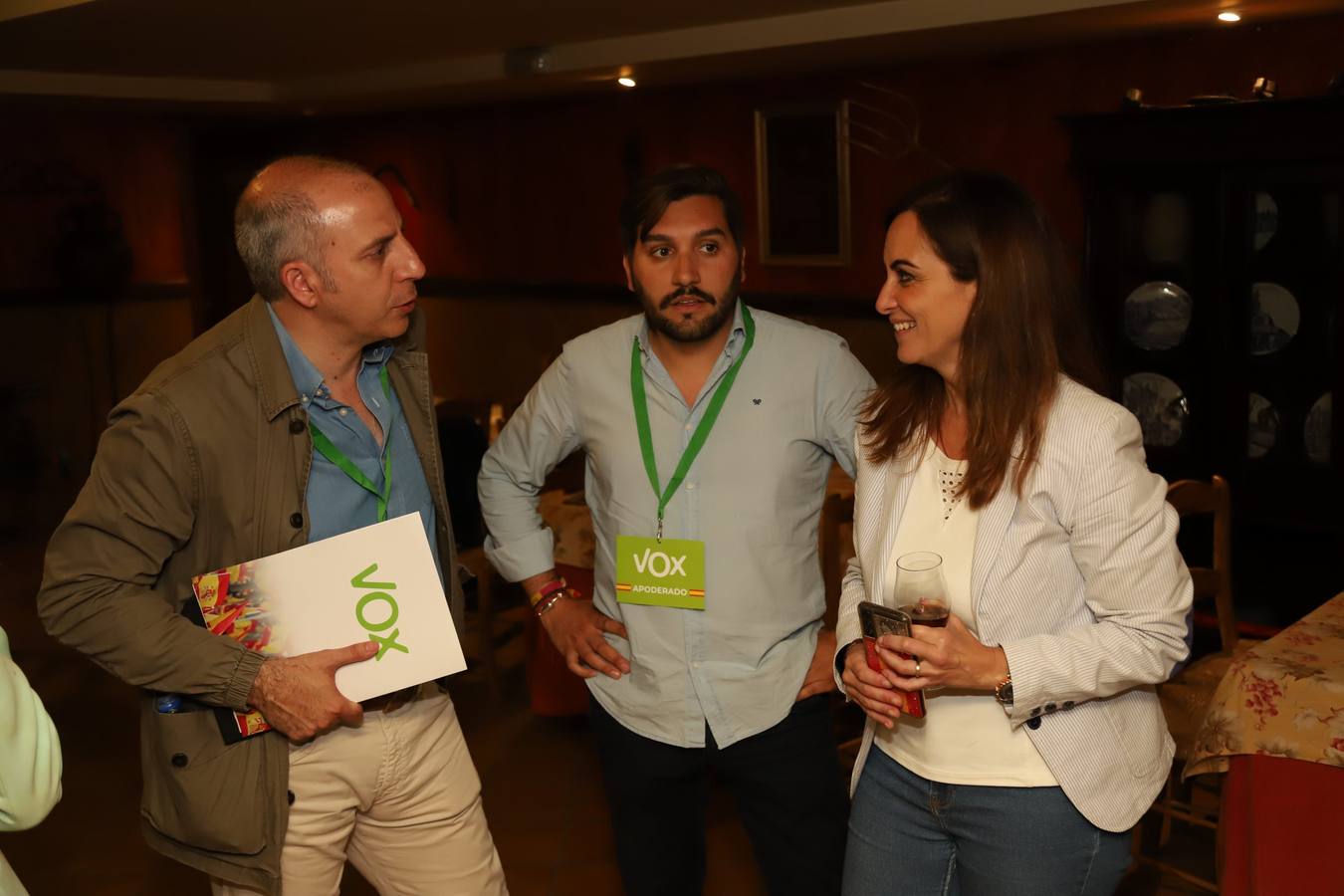 El ambiente en la sede de Vox de Córdoba, en imágenes