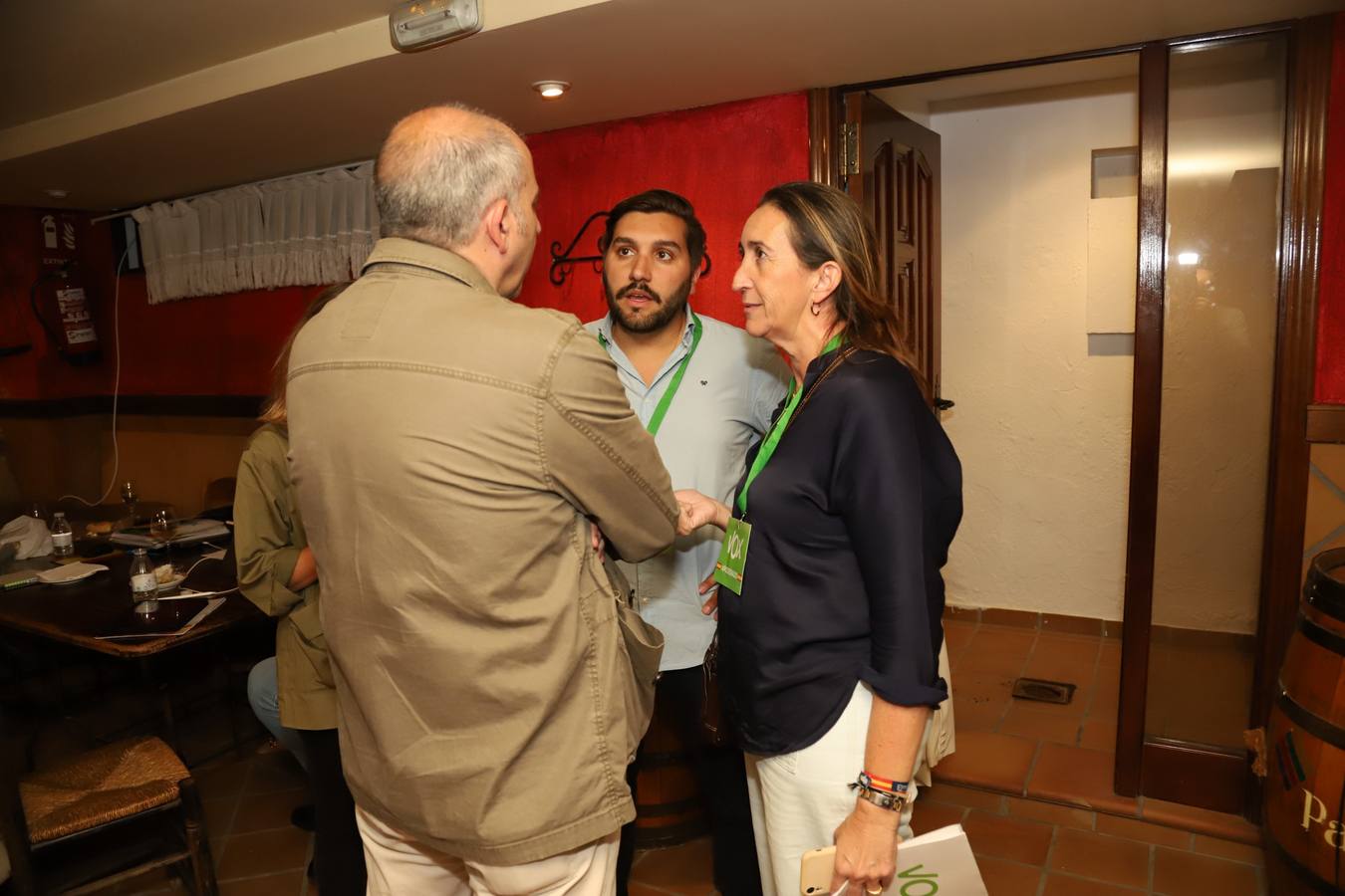 El ambiente en la sede de Vox de Córdoba, en imágenes