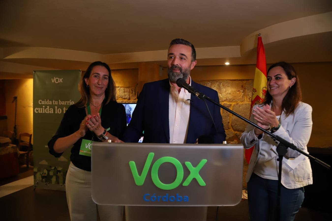 El ambiente en la sede de Vox de Córdoba, en imágenes