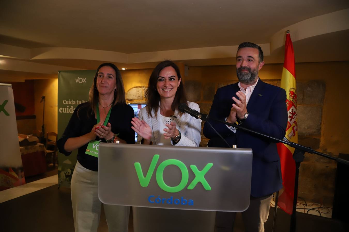 El ambiente en la sede de Vox de Córdoba, en imágenes