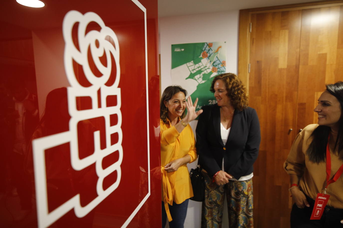 El ambiente en la sede del PSOE de Córdoba, en imágenes