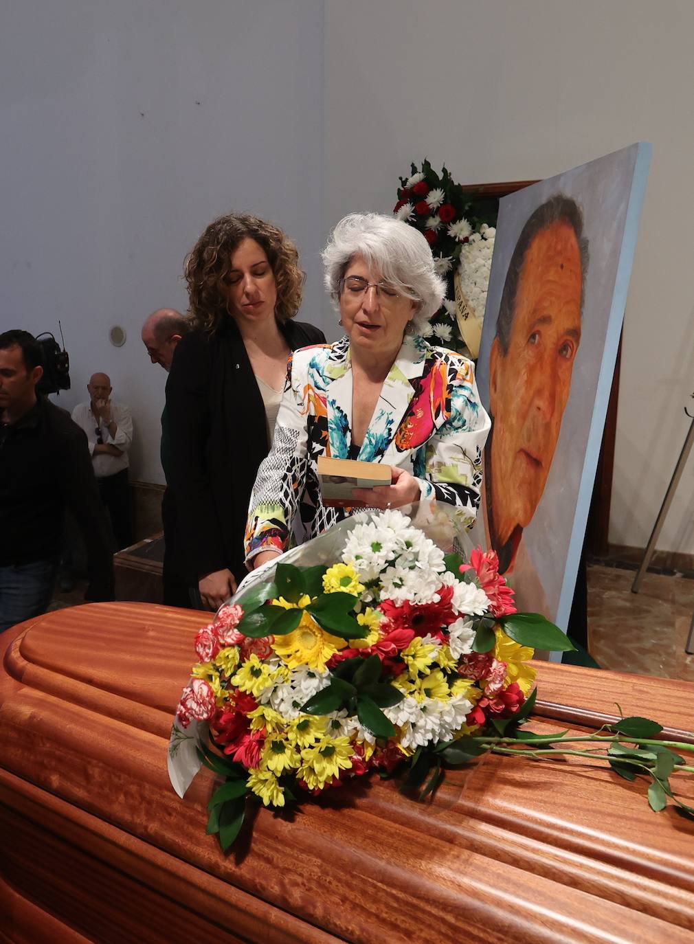 La capilla ardiente del escritor Antonio Gala, en imágenes