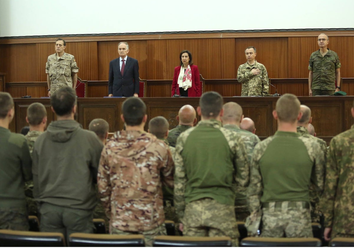 La Ministra de Defensa en el acto de despedida del contingente ucraniano