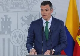 Sánchez se salta la Constitución: anuncia la disolución de las Cortes antes de reunir al Consejo de Ministros