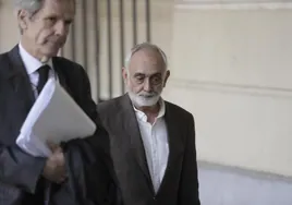 El fiscal en el juicio: «El exdirector de la Faffe se gastó en prostitutas dinero de nuestros impuestos»