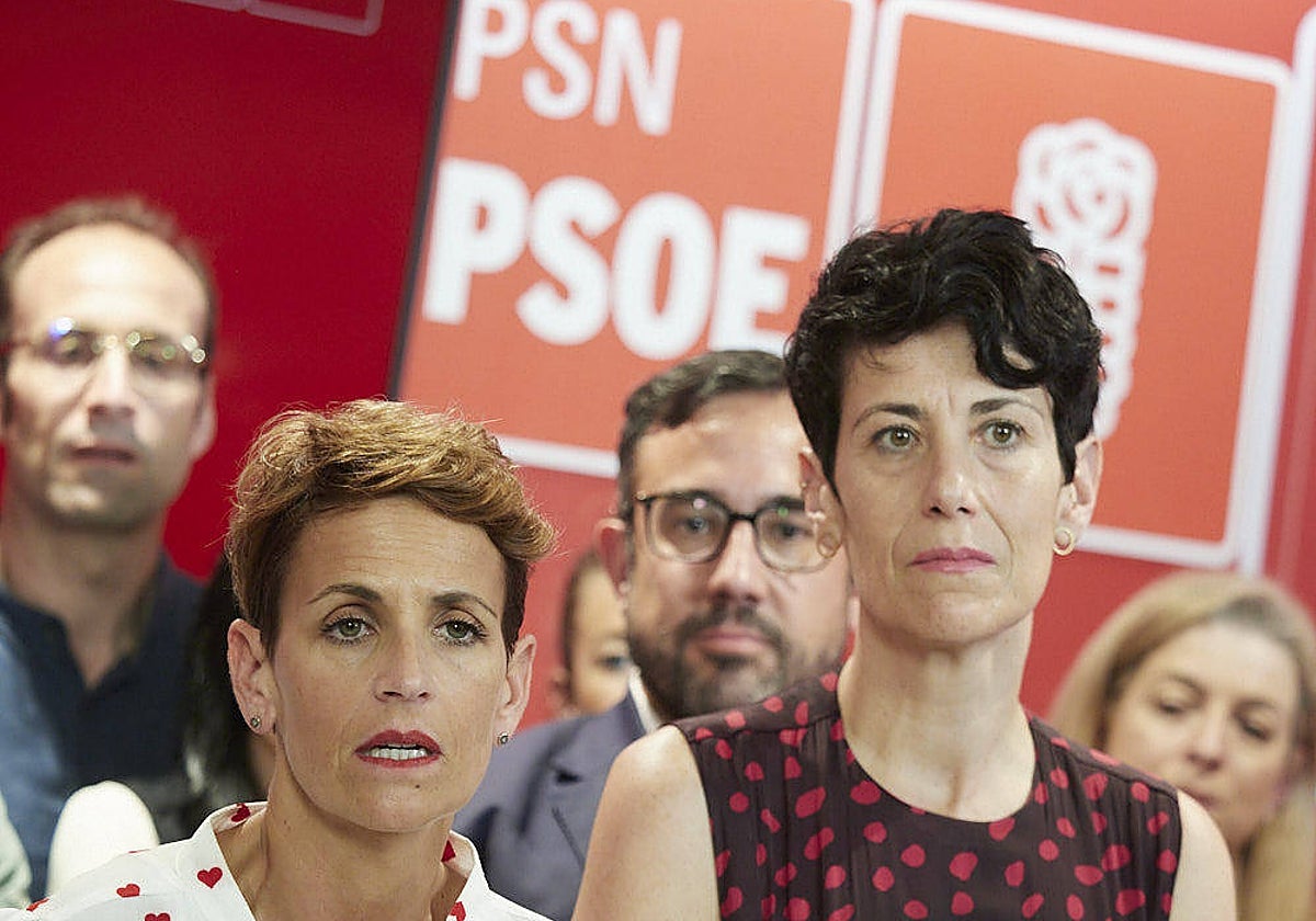 La presidenta de Navarra, María Chivite (i), y la candidata del PSOE a la Alcaldía de Pamplona, Elma Saiz (d)/ Vídeo: Otegi critica que PNV y PSE «traben una santa alianza» contra Bildu con el «PP de Ayuso»