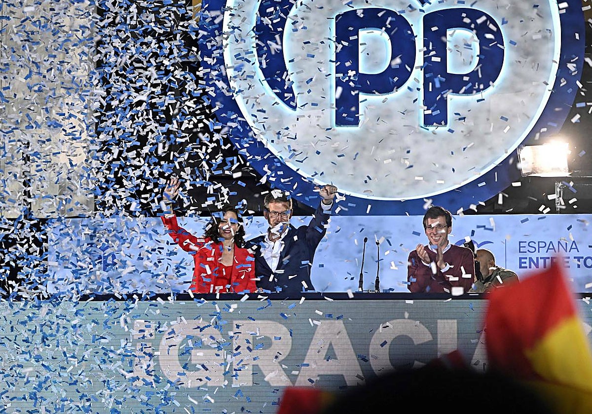 Ayuso, Feijóo y Almeida celebran su triunfo electoral el 28M