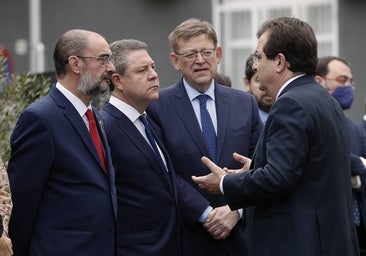 El PSOE tienta con sus listas nacionales a los dirigentes territoriales derrotados el 28M