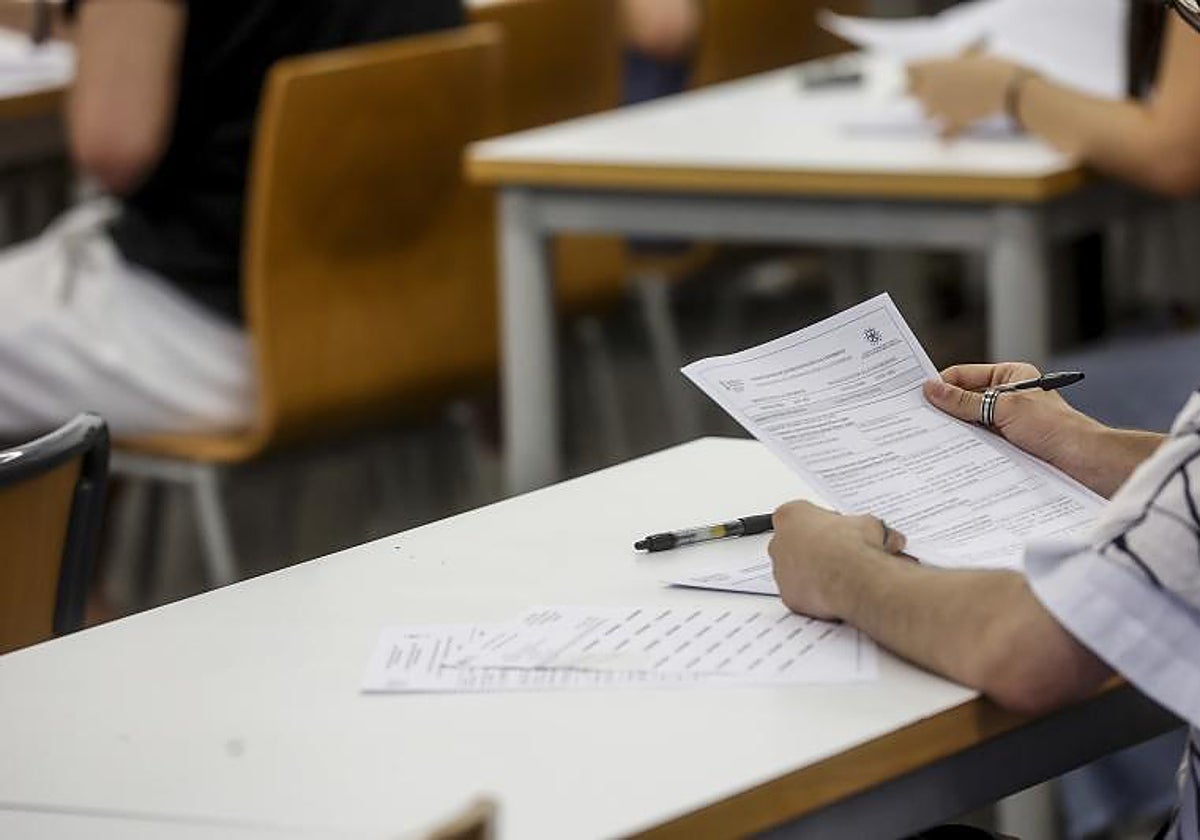 Imagen de archivo tomada durante un examen de Selectividad en Valencia