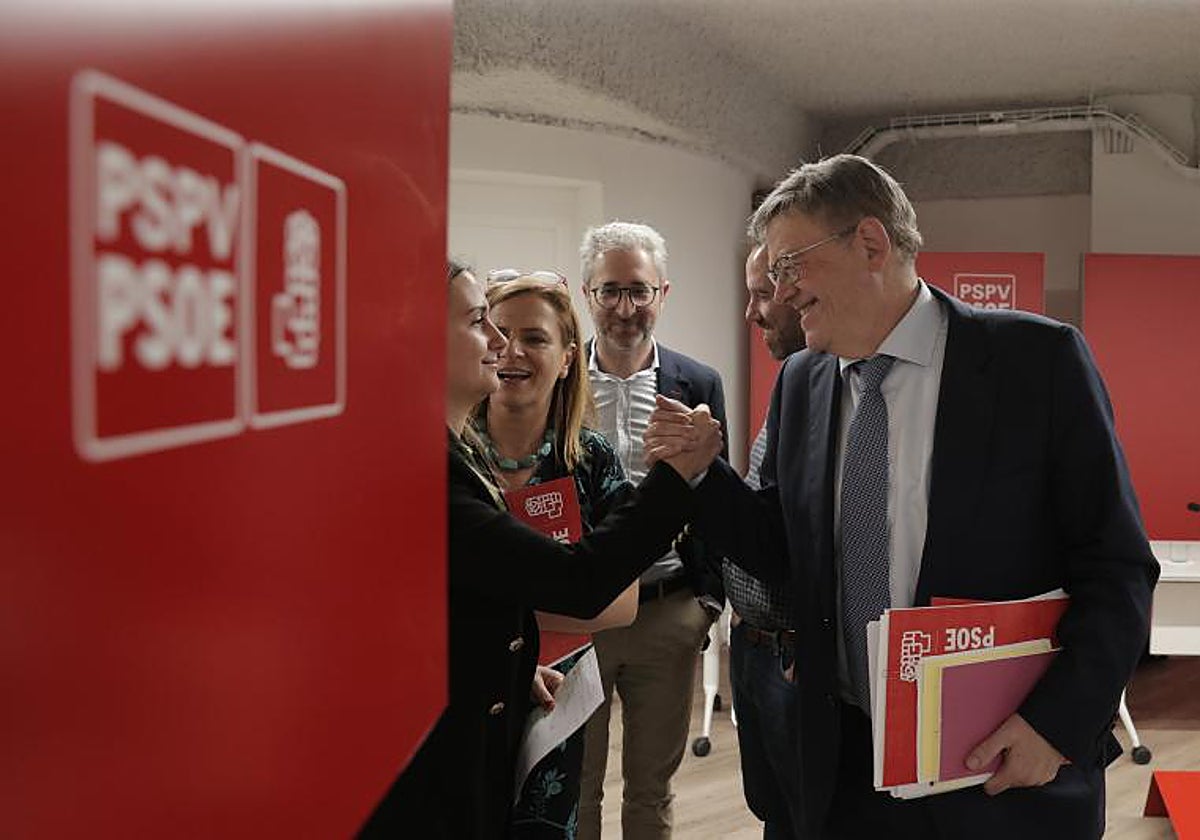 Imagen del presidente de la Generalitat en funciones, Ximo Puig, tras la ejecutiva del PSPV-PSOE de este martes
