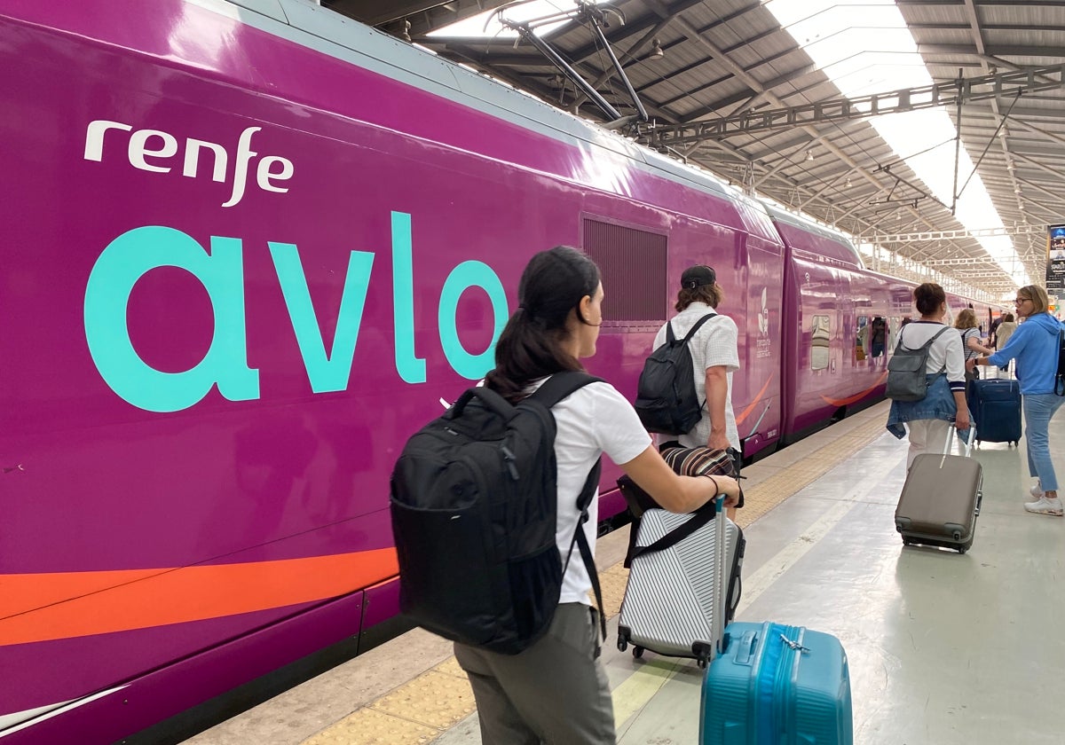 Primeros viajeros del Avlo Málaga-Madrid