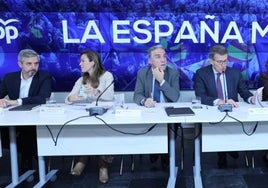 El 'lobby' andaluz del PP toma fuerza en Génova con Bendodo y Bravo