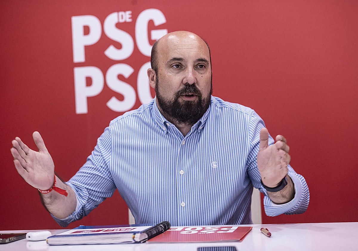 Manuel Lage, este viernes en la sede regional del PSdeG