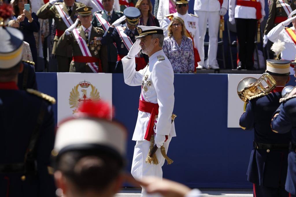 El Rey Felipe VI participa en el desfile de Día de las Fuerzas Armadas