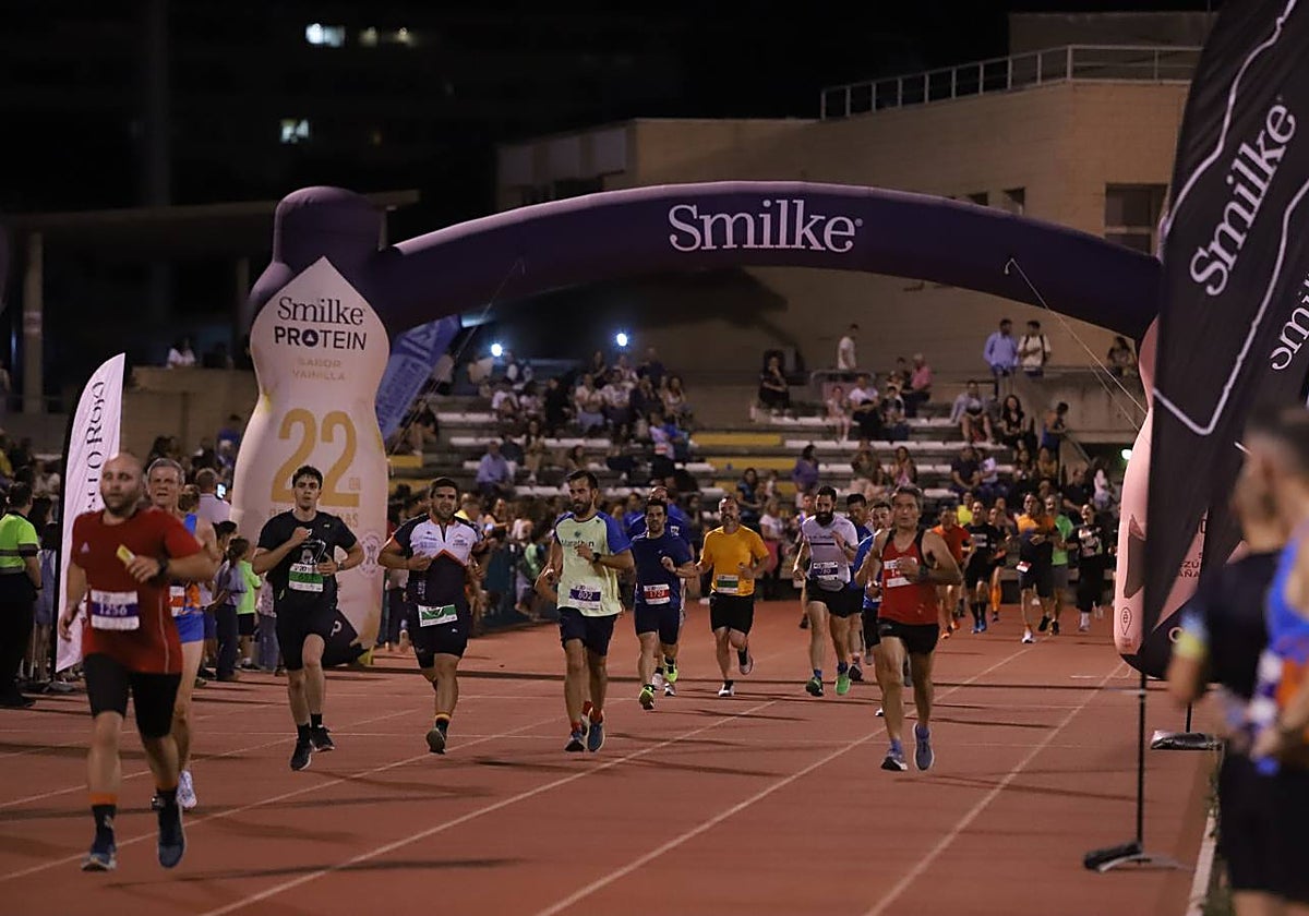 Los participantes de la Nocturna Trotacalles de Córdoba 2023