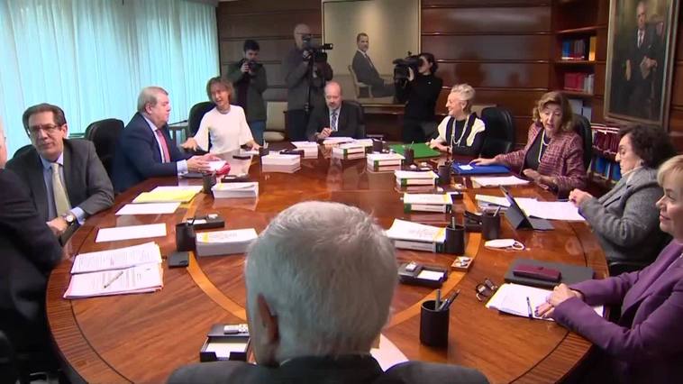 TC admite a trámite los recursos de Griñán, Chaves y el resto de condenados por los ERE