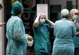 Más de 300 médicos se han marchado de Córdoba en los últimos tres años