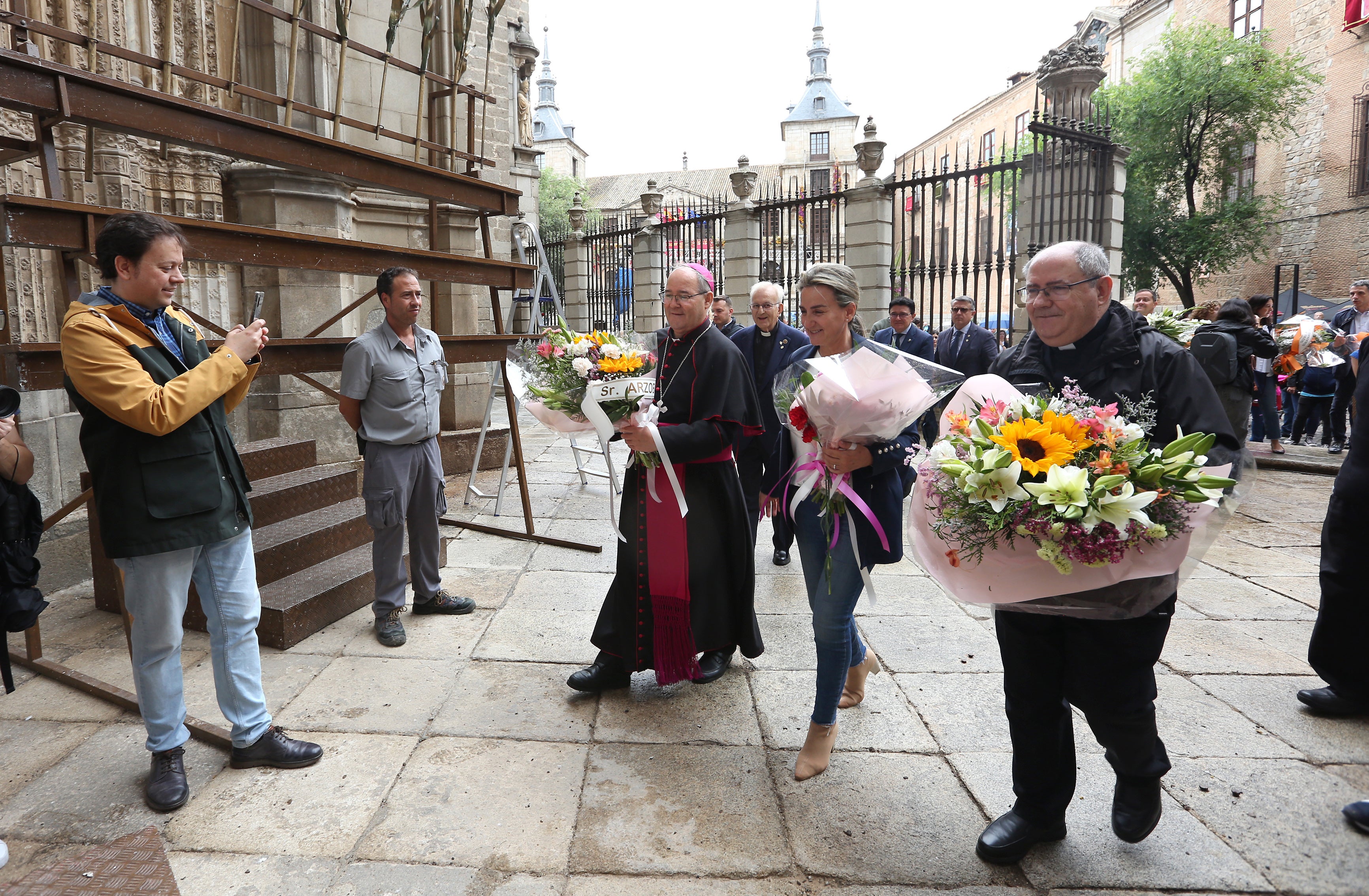 Todas las imágenes de la Ofrenda Floral del lluvioso Corpus toledano