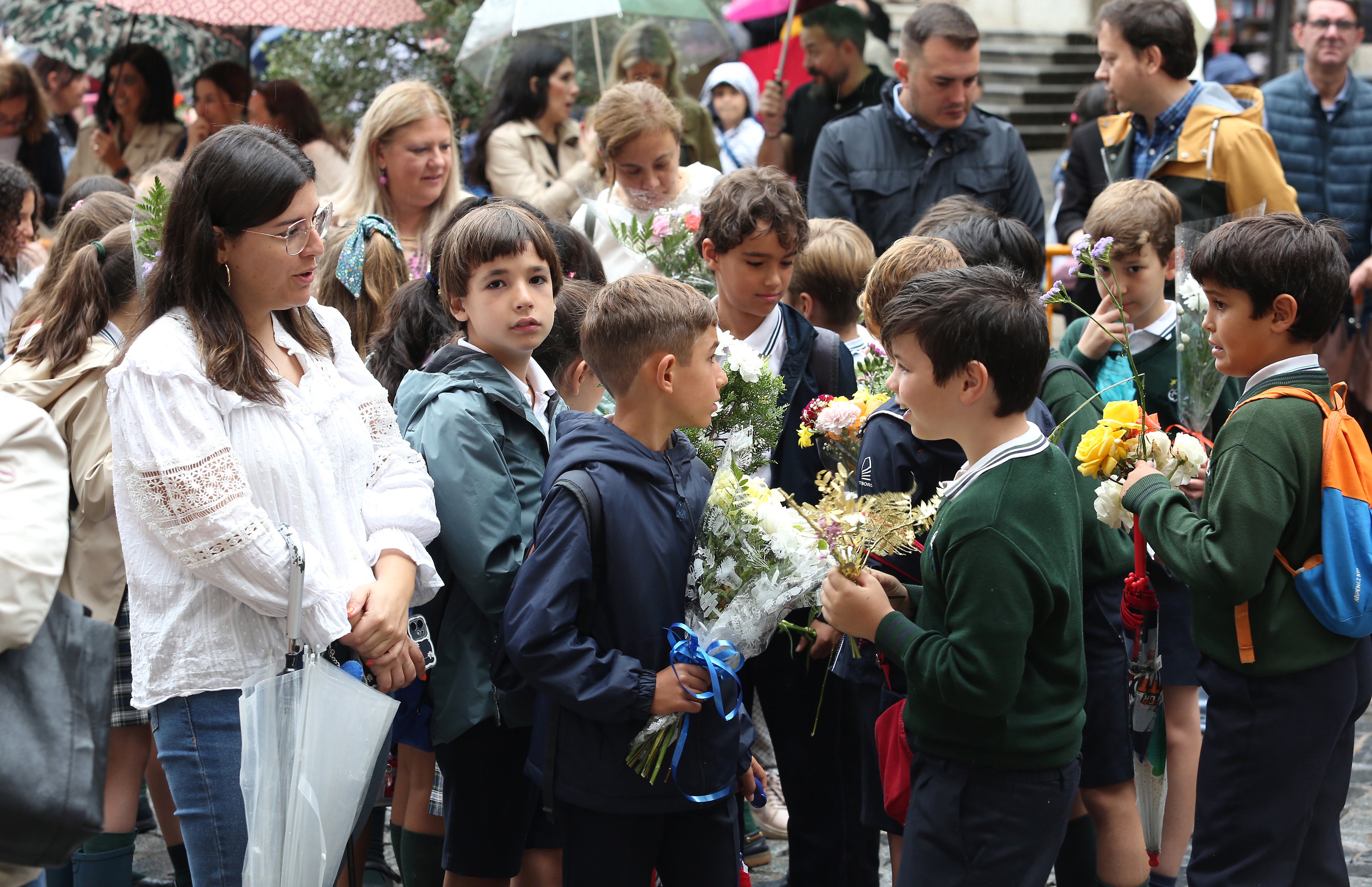 Todas las imágenes de la Ofrenda Floral del lluvioso Corpus toledano