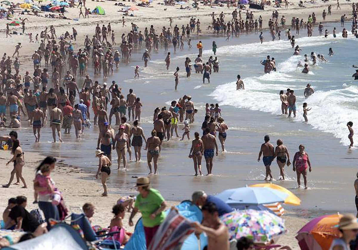 Vista general de la playa de Samil (Vigo)