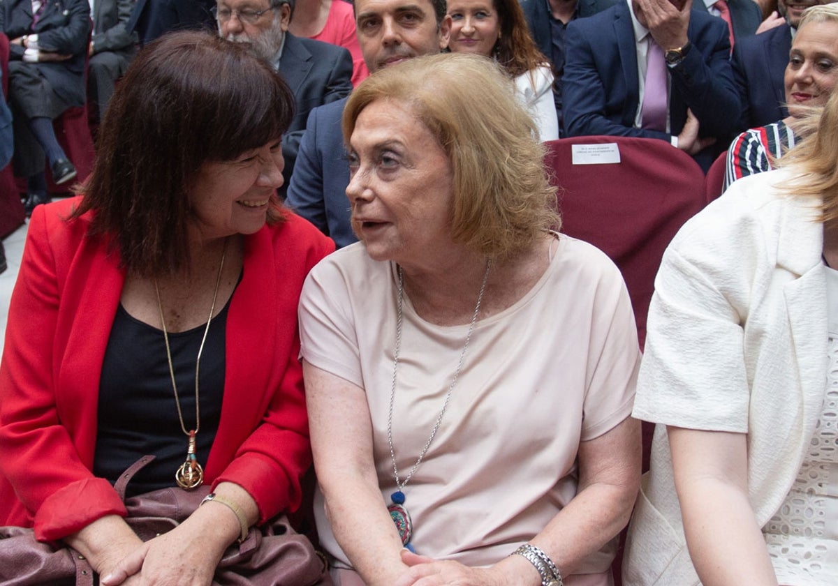 Amparo Rubiales, de rosa