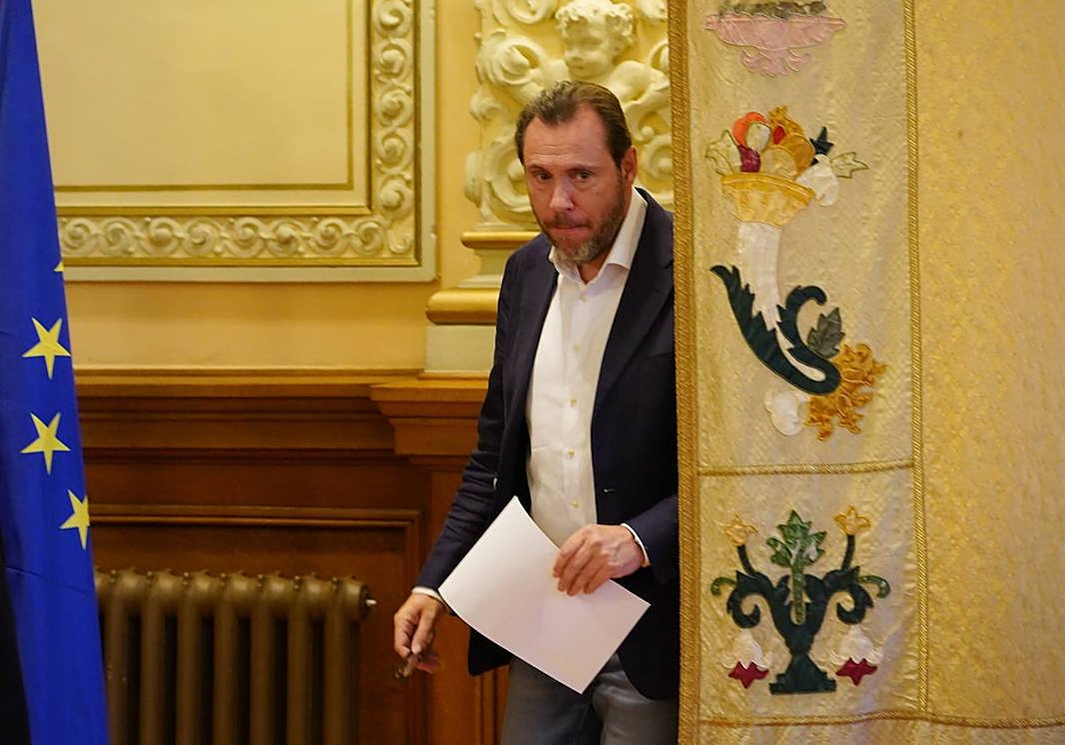 El alcalde en funciones de Valladolid, Óscar Puente, durante la rueda de prensa ofrecida este jueves