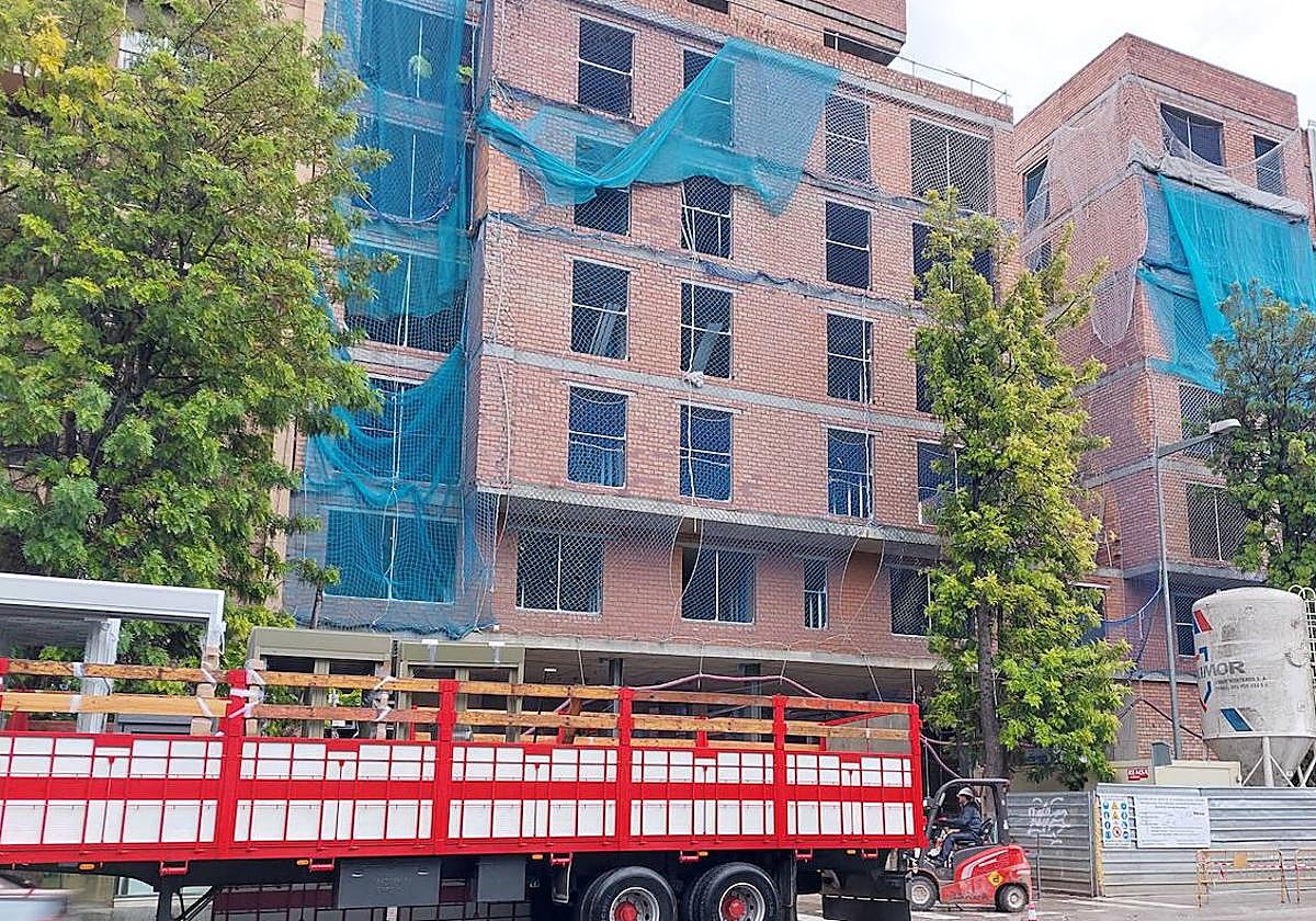 Obras del edificio residencial 'Gran Capitán Homes' de Neinor