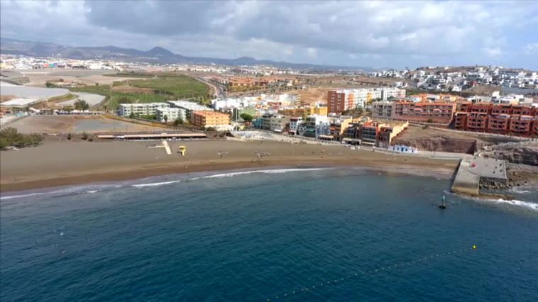 Retiran más de 125 kilos de basura en una playa canaria