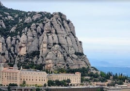 Evacúan un hotel y cierran una carretera por alud cerca de la Abadía de Montserrat (Barcelona)