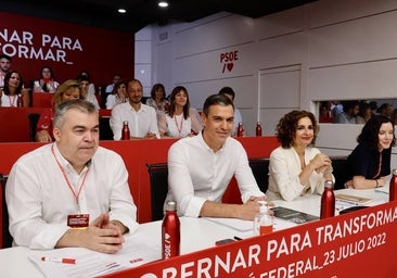 Sánchez consuma unas listas que hacen estallar a los barones y relegan a los perfiles feministas