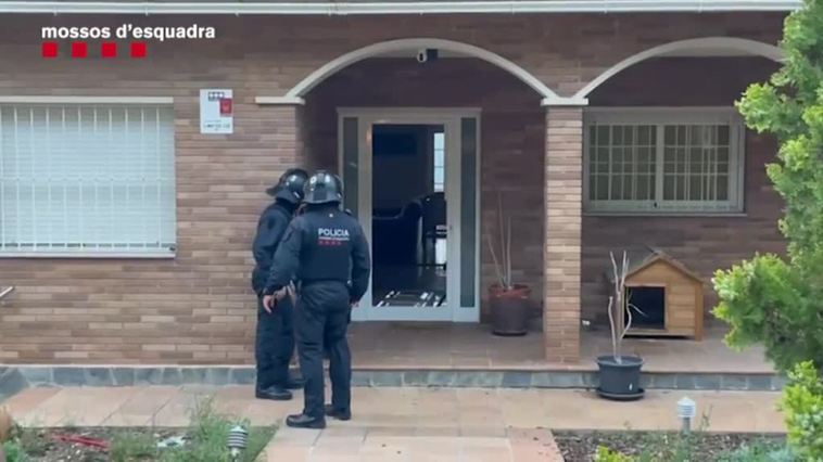 Al menos 17 detenidos en una operación de los Mossos contra un grupo ultra del Barça